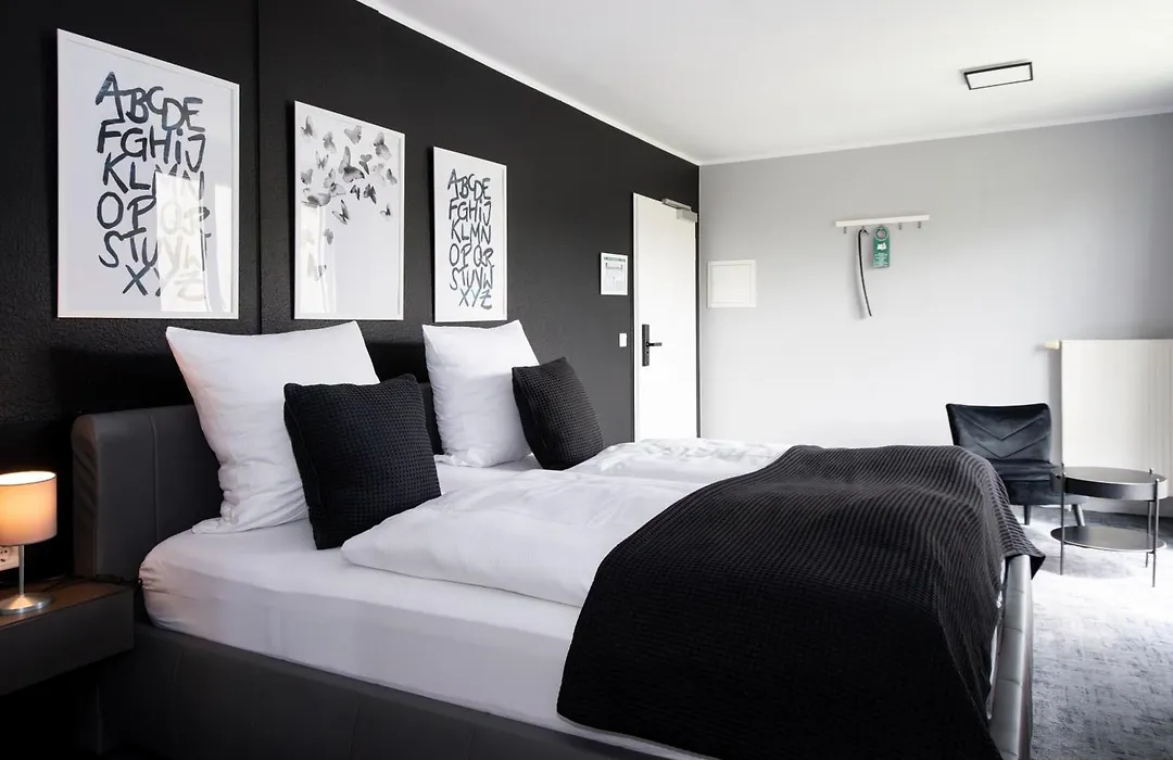 Hotel Deluxe-1